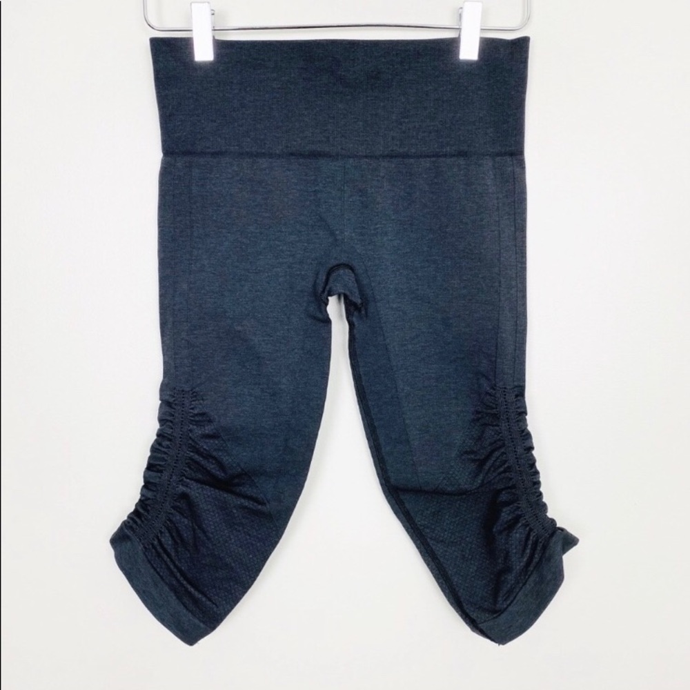 LULULEMON | In The Flow Crop